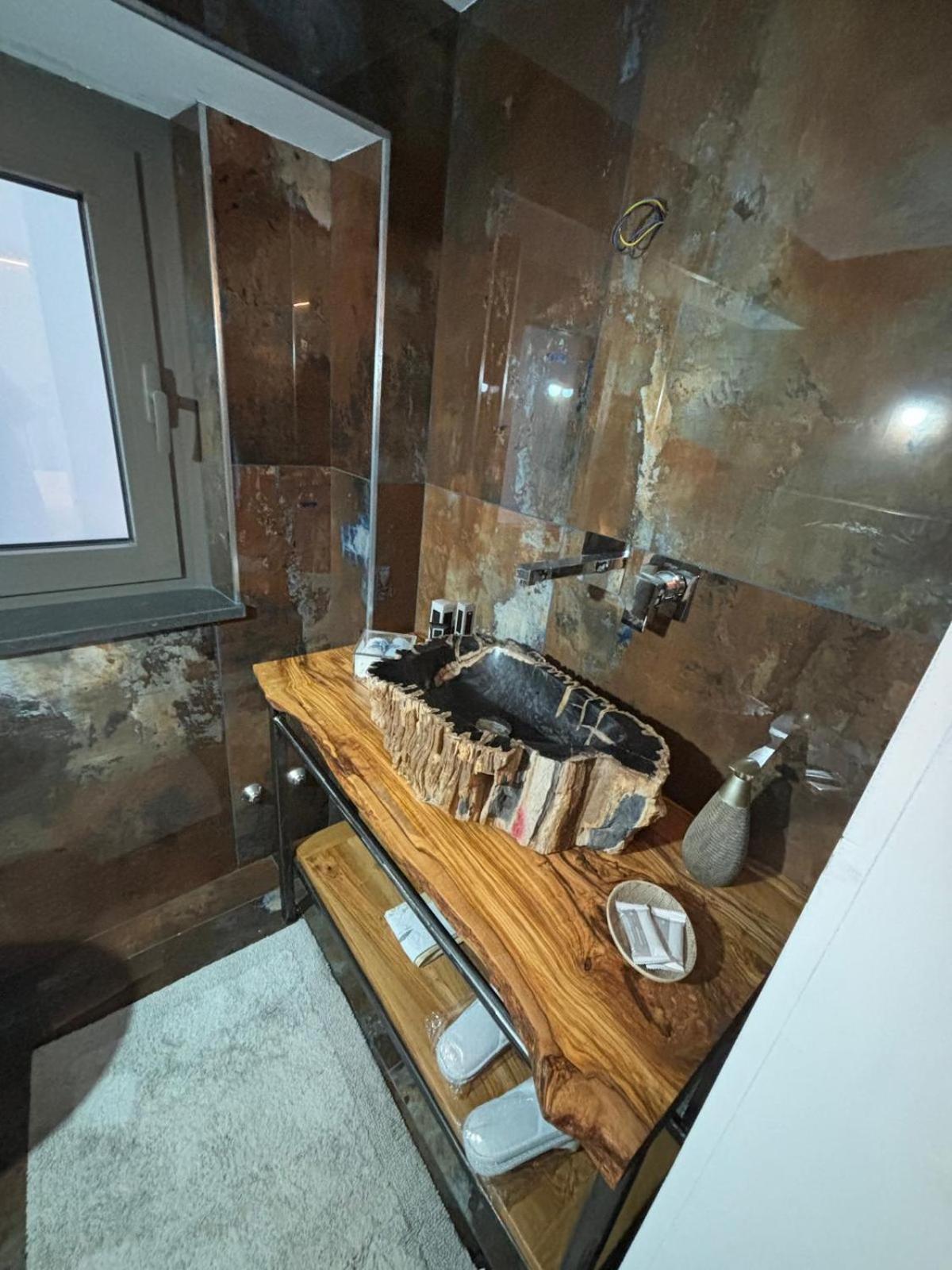 J Luxury Home โตรเปอา ภายนอก รูปภาพ