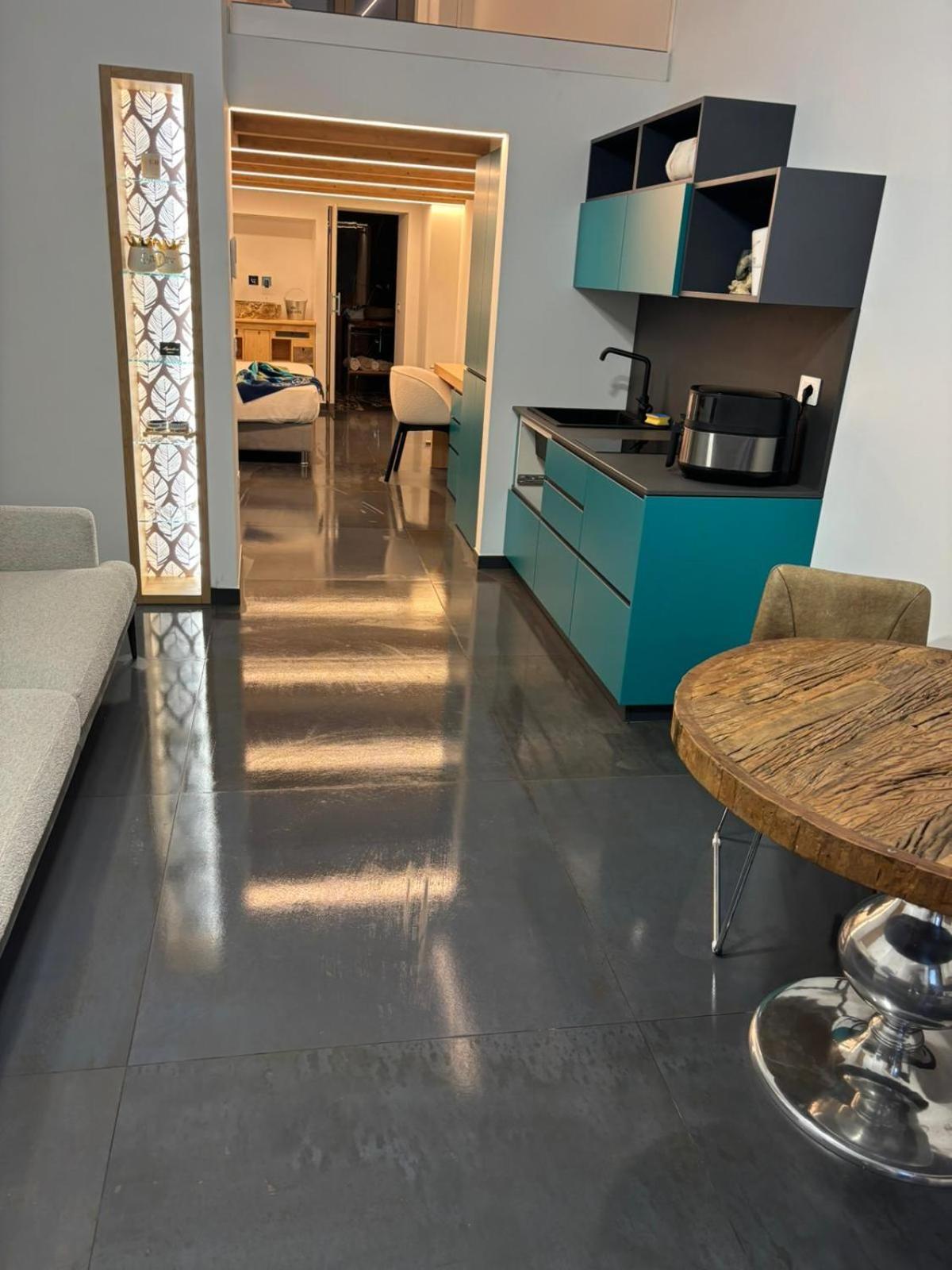 J Luxury Home โตรเปอา ภายนอก รูปภาพ