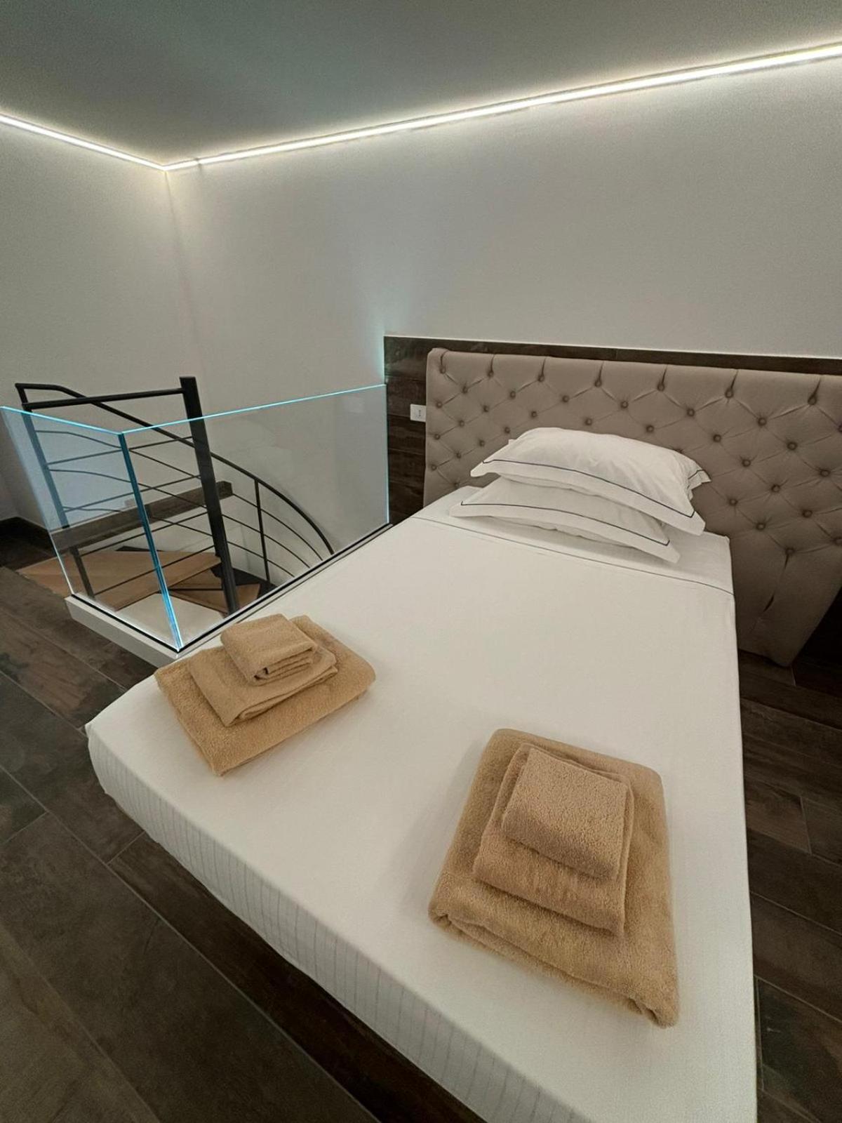 J Luxury Home โตรเปอา ภายนอก รูปภาพ